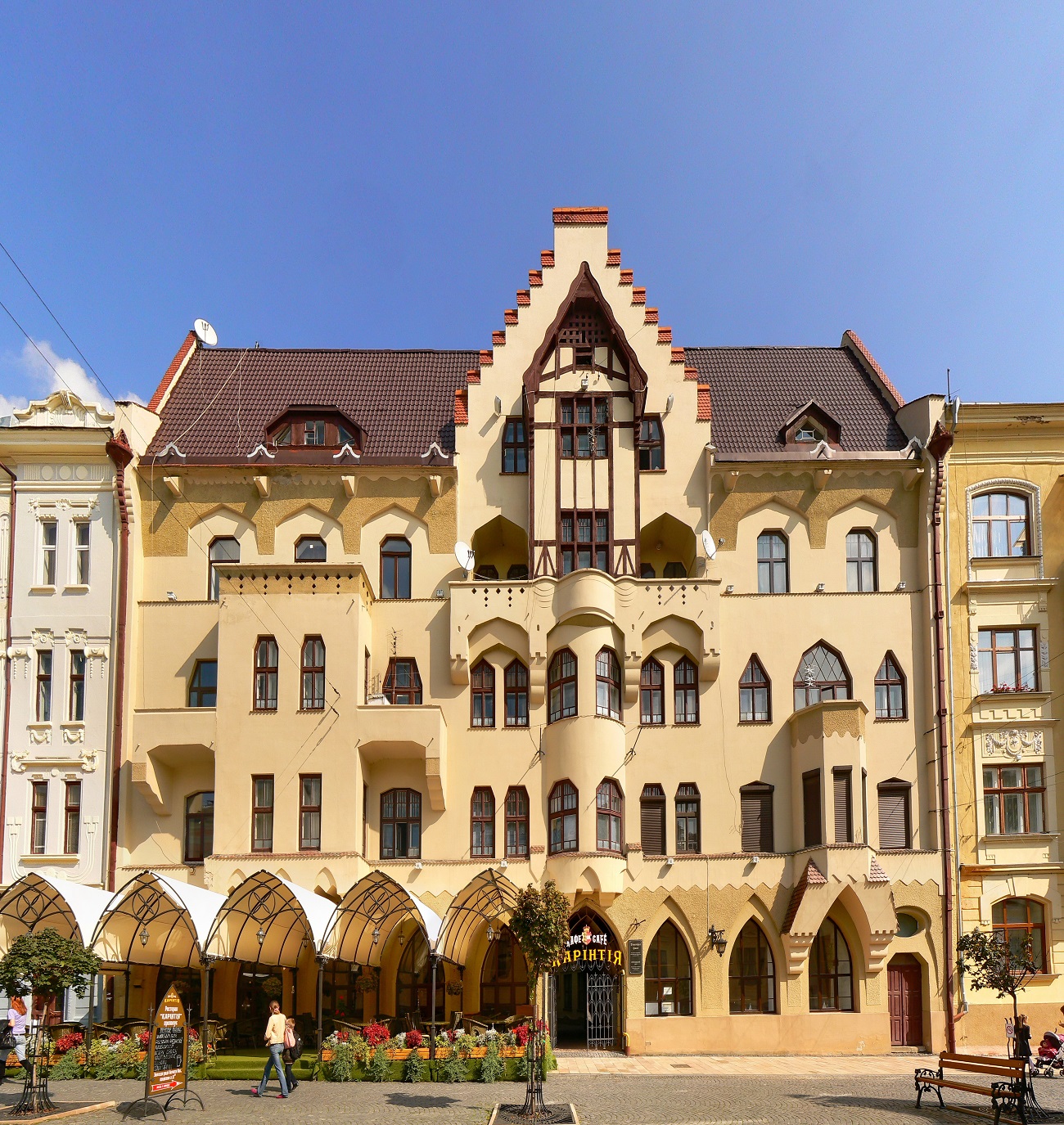 Черновцы в деталях: путеводитель по самым интересным памятникам, отелям и ресторанам города